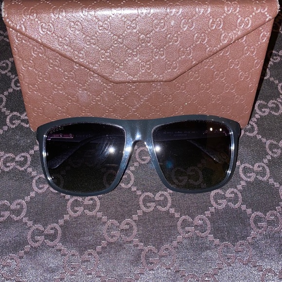 Gucci Accessories - Gucci sunglasses